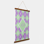 Modern Argyle Purple Green Pastel Monogram Hangend Wandkleed (Gebogen)