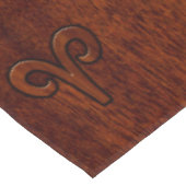 Modern Aries Zodiac Symbool in Mahogany als gedruk Tafelkleed (Gekanteld)