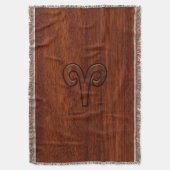 Modern Aries Zodiac Symbool op Mahogany als gedruk Deken (Voorkant Verticaal)
