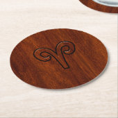 Modern Aries Zodiac Symbool op Mahogany als gedruk Ronde Kartonnen Onderzetter (Gebogen)