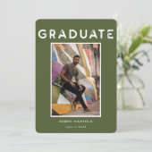 Modern Army Green Typografie Foto 2022 Afstuderen Kaart (Staand voorkant)