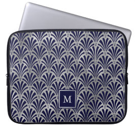 Modern Art Deco | Monogram Navy en Faux Silver Laptop Sleeve