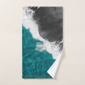 Modern Artsy Blauwgroen Blue Black Ocean Beach Wav Bad Handdoek (Handdoek)