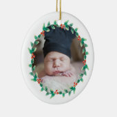 Modern Baby Boy First Kerstfoto Holly Berry Keramisch Ornament (Rechts)