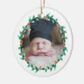 Modern Baby Boy First Kerstfoto Holly Berry Keramisch Ornament (Links)