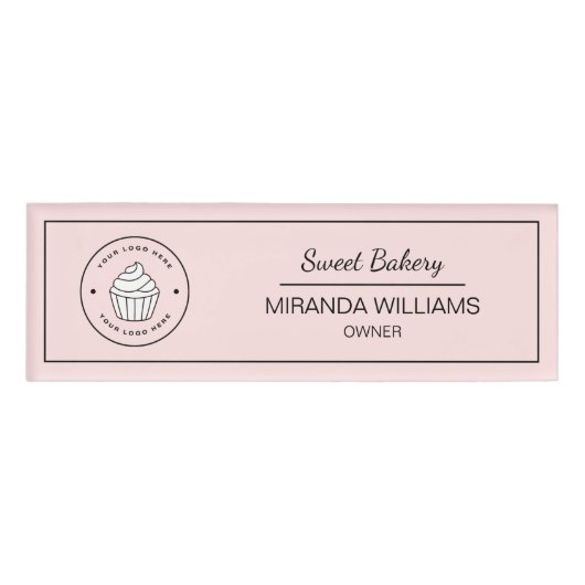 Modern Bakery Custom Logo Pink Naambadge (Voorkant)