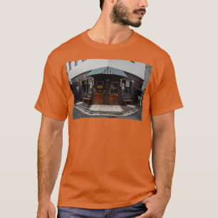 Modern Barber Shop in Harajuku T-shirt