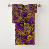 Modern Baroque Glam Animal Print On Purple Bad Handdoek (Insitu)