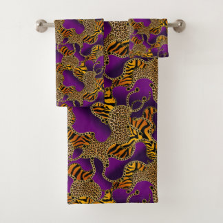 Modern Baroque Glam Animal Print On Purple Bad Handdoek
