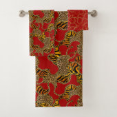 Modern Baroque Glam Animal Print On Red Bad Handdoek (Insitu)
