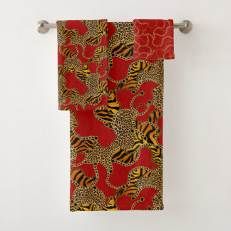 Modern Baroque Glam Animal Print On Red Bad Handdoek