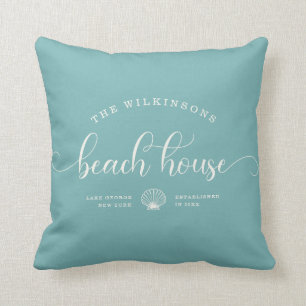 Modern Beach House Family Name Script Blue Kussen