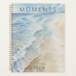Modern Beach Shoreline Planner<br><div class="desc">Dit eenvoudige ontwerp is voorzien van een zacht getij die zachtjes op een zandkust wast. Ideaal voor de strandminnaar. Creëer door Simply Farmhouse Press.</div>