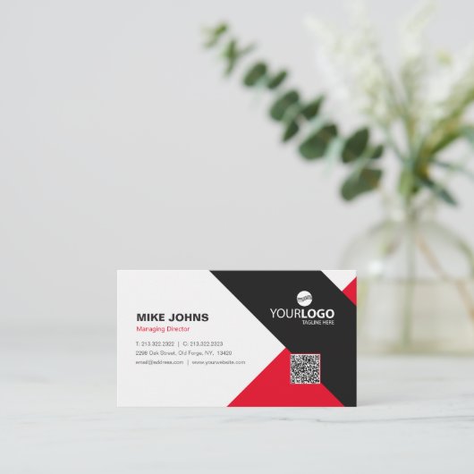 Modern bedrijfsmodel en professioneel rood en zwar visitekaartje (Staand voorkant)