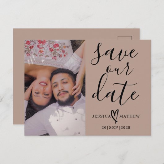 Modern Beige & Black Sla het datumscript op Aankondigingskaart (Voorkant / Achterkant)