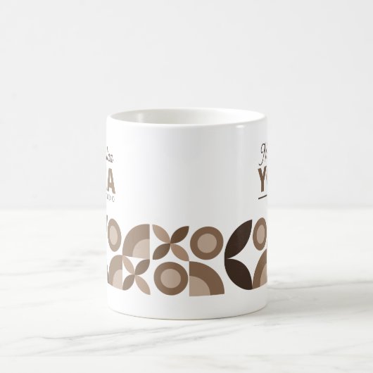 Modern Beige Bruin Geometrisch Patroon Yoga Studio Koffiemok (Center)