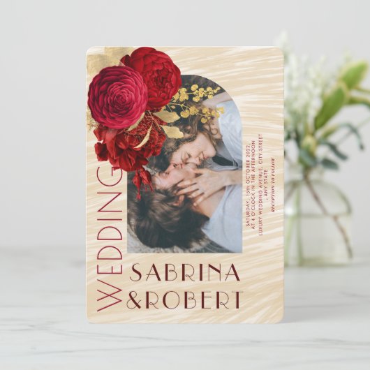 Modern Beige Burgundy Floral Arch Photo Wedding Kaart (Staand voorkant)