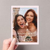 Modern Beige Gingham Fotoafstudeerfeest Acryl Uitnodigingen (Insitu (Draagbaar))