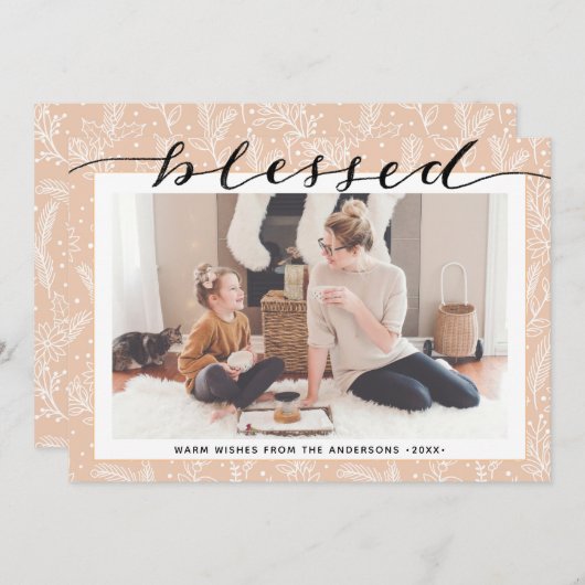 Modern Beige Pine Boughs Elegant Script Minimalist Feestdagenkaart (Voorkant / Achterkant)