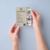 Modern Beige Schoonmaakdiensten Foto Logo QR Flyer (Hand)