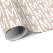 Modern beige tan aangepast initiaal monogram patro cadeaupapier (Rol Hoek)