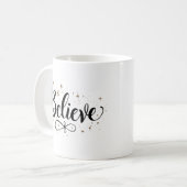 Modern "Believe" Script Kerst Koffie Mok (Voorkant links)