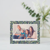 Modern Berry Greenery Blue Kerstfoto Feestdagenkaart (Staand voorkant)