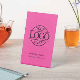Modern Bight Pink Corporate Company Business Logo Reclamebord Met Voetstuk