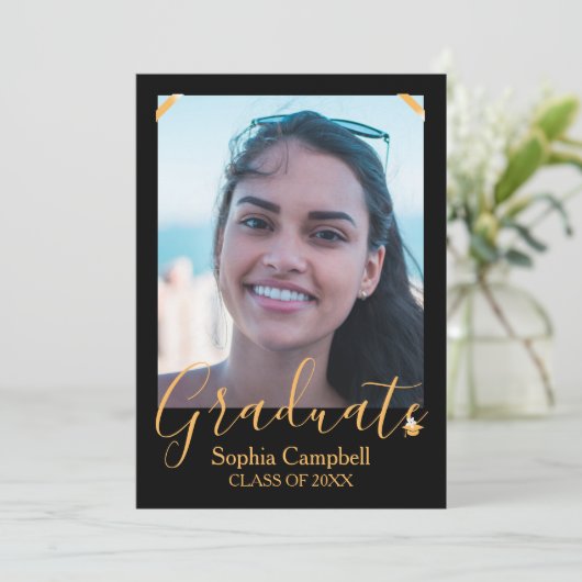 Modern Black Afstuderen Invitation Kaart (Staand voorkant)