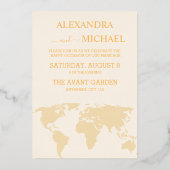 Modern Black and Gold Destination Passport Wedding Folie Uitnodiging (Achterkant)