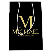 Modern Black and Gold Personalized Groomsman Medium Cadeauzakje (Voorkant)
