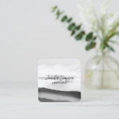 Modern Black and White Abstract Typografie Vierkante Visitekaartje (Staand voorkant)