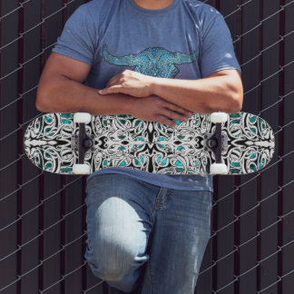 Modern Black and White Celtic-Inspired Tribal   Persoonlijk Skateboard