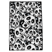 Modern Black and White Cute Panda Bear Pattern Medium Cadeauzakje (Achterkant)