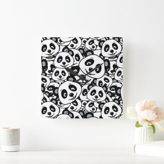 Modern Black and White Cute Panda Bear Pattern Vierkante Klok (Huis)