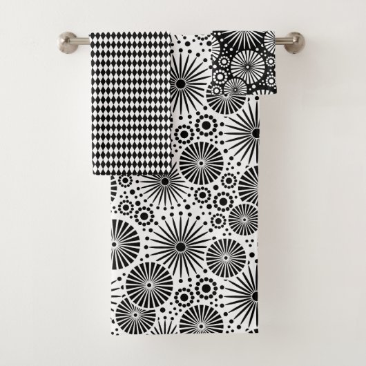 Modern Black and White Flowers Starburst Harlequin Bad Handdoek (Insitu)