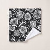 Modern Black and White Flowers Starburst Harlequin Bad Handdoek (Wasdoekje)