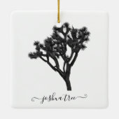 Modern Black and White Joshua Tree Silhouette Keramisch Ornament (Achterkant)