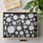 Modern Black and White Polka Dot Pattern Tissuepapier (Geschenk)