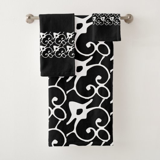 Modern Black and White Polka Dots Bad Handdoek (Insitu)