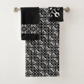 Modern Black and White Polka Dots Bad Handdoek (Insitu)