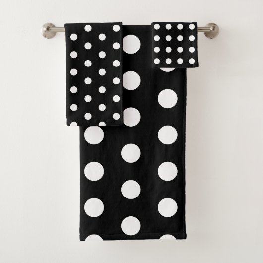 Modern Black and White Polka Dots Bad Handdoek (Insitu)