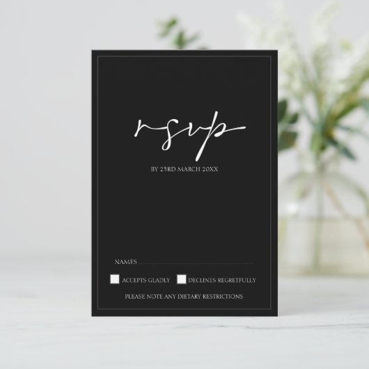 Modern Black and White Script Wedding RSVP Kaart (Staand voorkant)