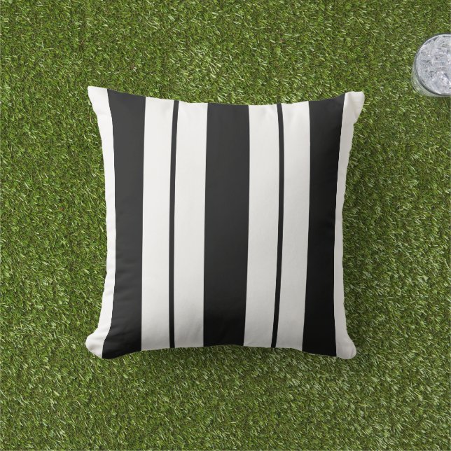 Modern Black and White Square Buitenkussen (Gras)