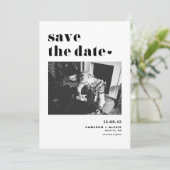 Modern Black Bold Typografie met hartfoto Save The Date (Staand voorkant)