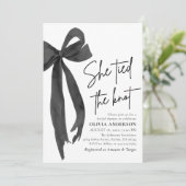 Modern Black Bow Ze Bind De Knoop Vrijgezellenfees Kaart (Staand voorkant)