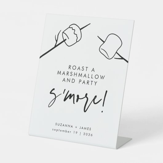 Modern Black Calligraphy Marshmallow S'mores Bar Reclamebord Met Voetstuk (Voorkant)