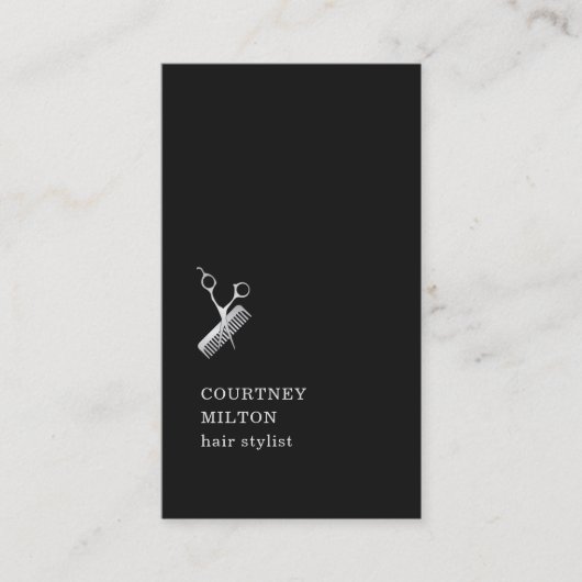 Modern Black Faux Silver Scissors Comb Haarstylist Visitekaartje (Voorkant)