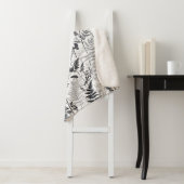 Modern black fern pattern sherpa deken (In situ)