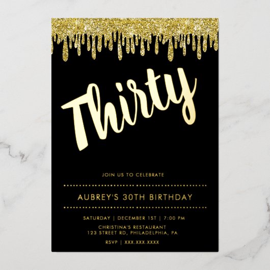 Modern Black Gold 30th Birthday Folie Uitnodiging (Voorkant)